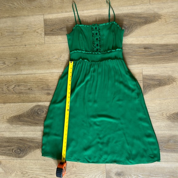 🪲 ANTHROPOLOGIE EMERALD GREEN W/STRAPS SILK DRESS SIZE 2🪲 - Picture 7 of 7